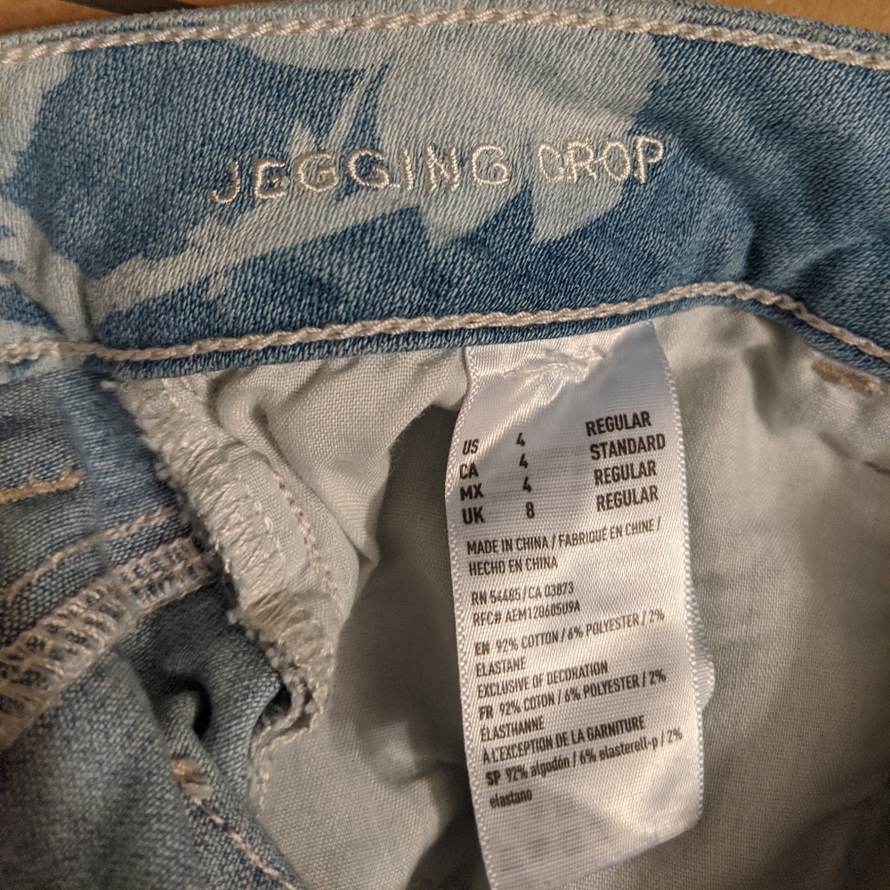 ✨5/$25✨ American Eagle Outfitters floral crop jeans - Picture 5 of 9